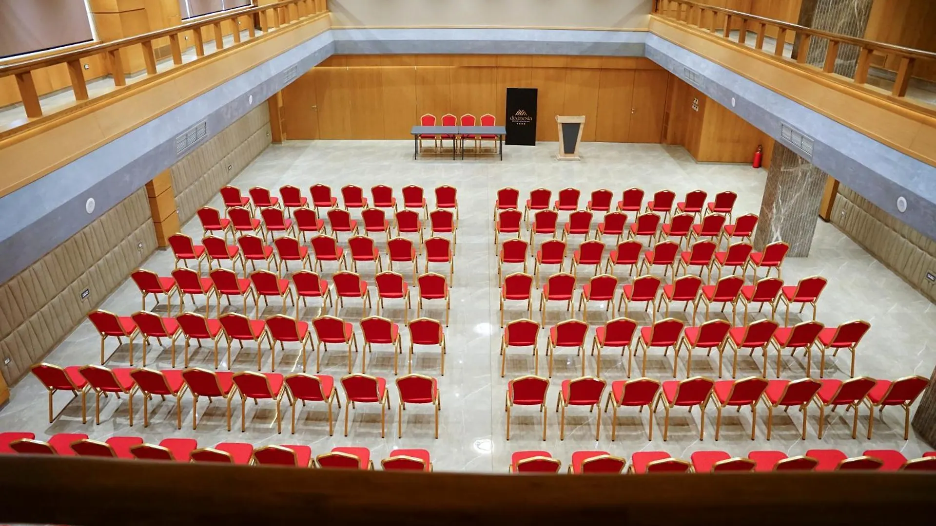 ****  Doanesia Premium Hotel & Spa Tirana Albánia